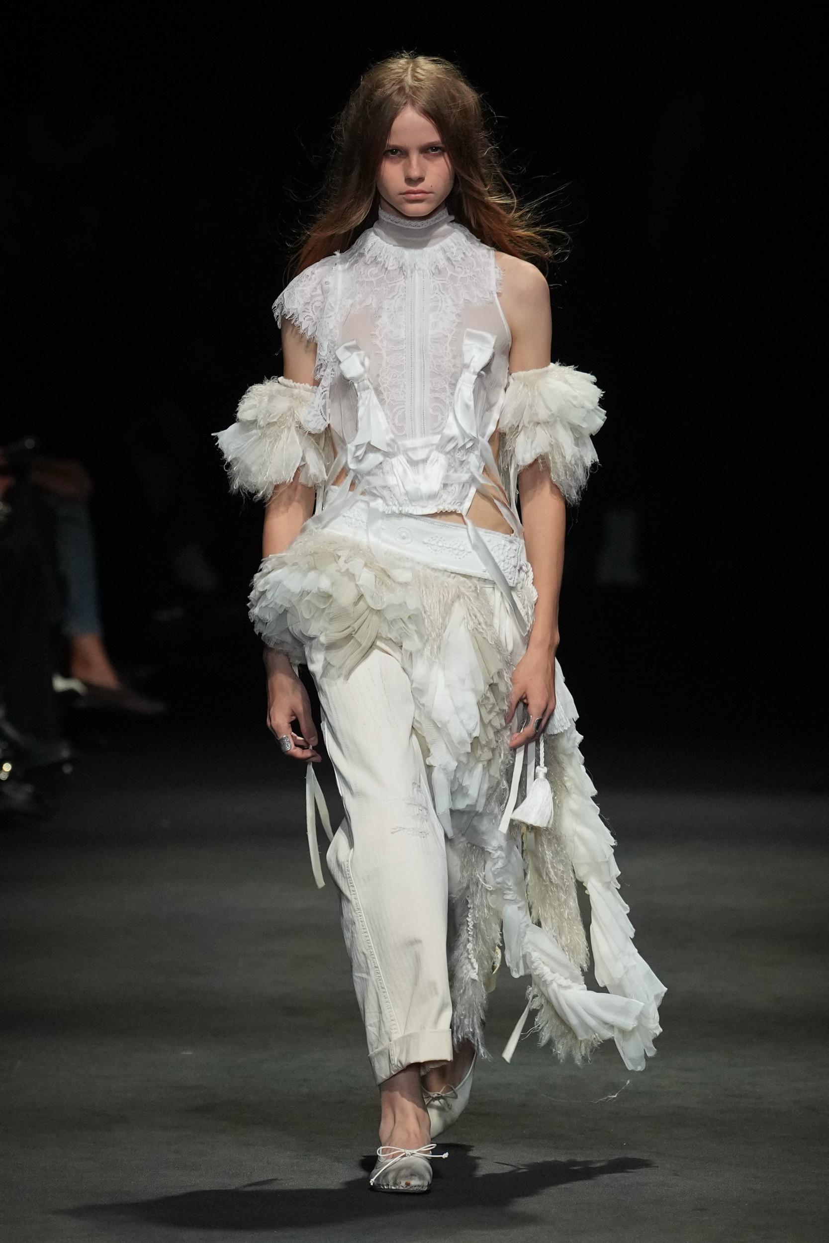 Défilé - Ann Demeulemeester - Prêt à porter Printemps-Eté 2027